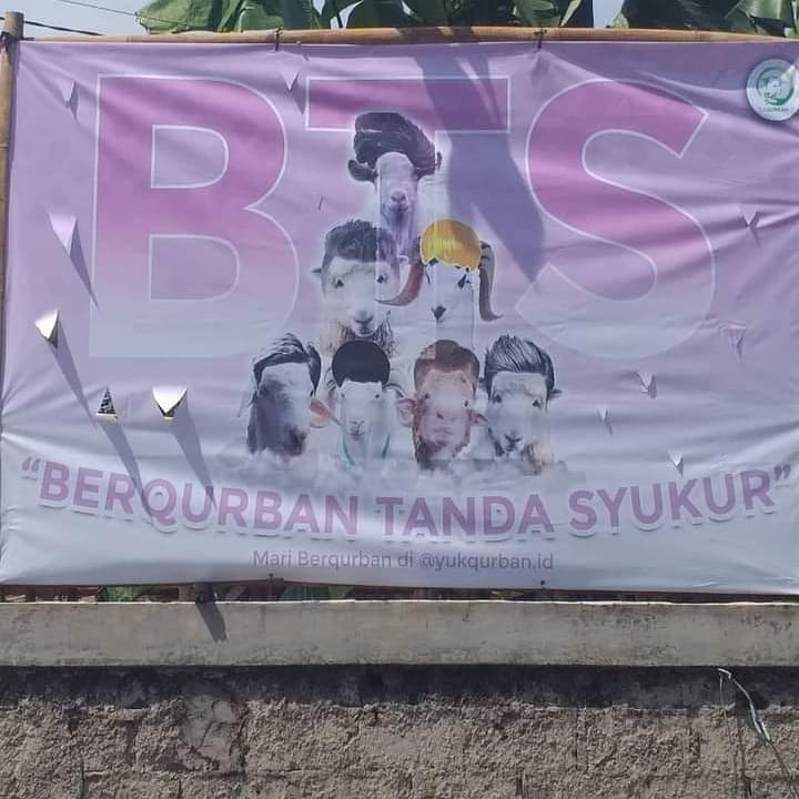 Potret kocak spanduk jual hewan kurban yang kreatif abis bikin senyum tipis